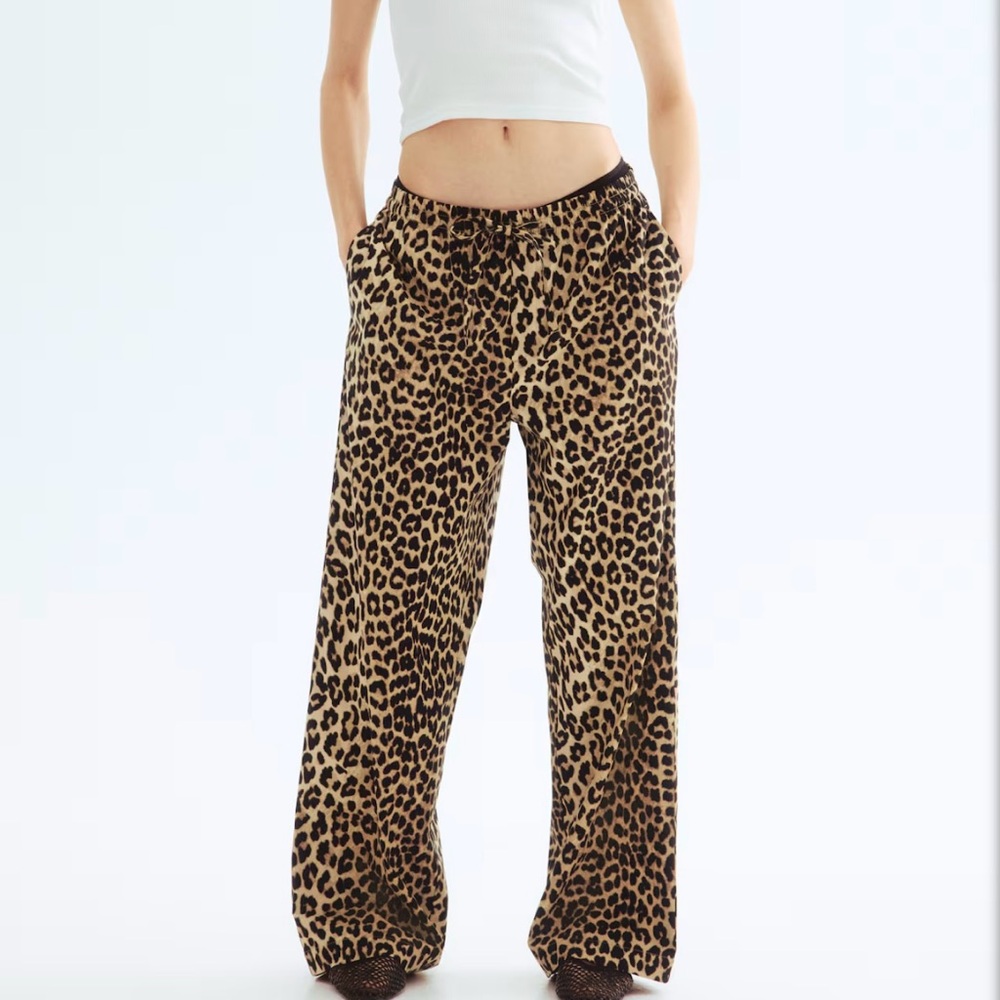 H&M Leopard Print Women's Pants - size small NWT *SOLD OUT IN STORE*